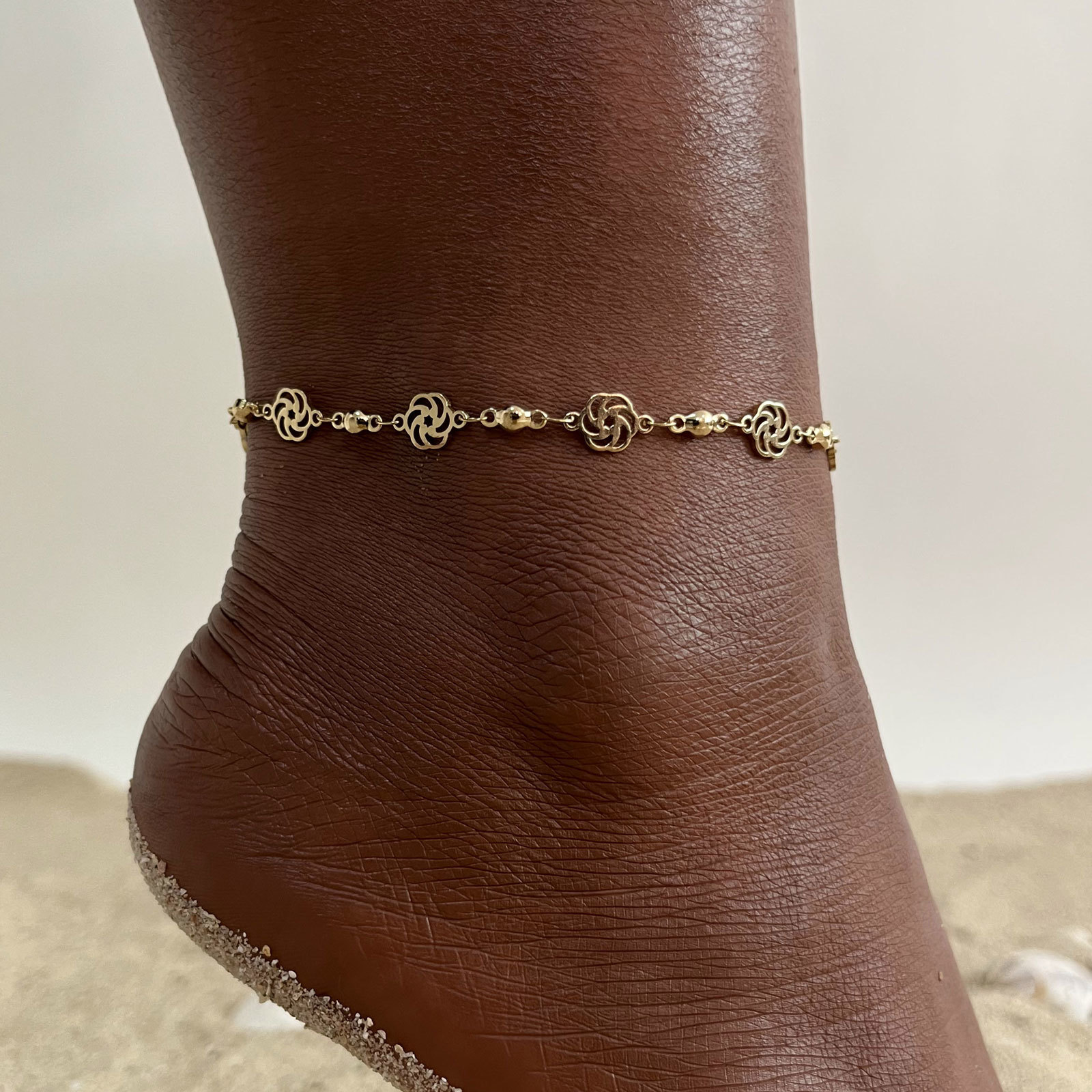 Jc Jewelry & Watches Photos - Schicke hohle Rose-Kunstlose-Fußkettchen für Damen, goldfarbene