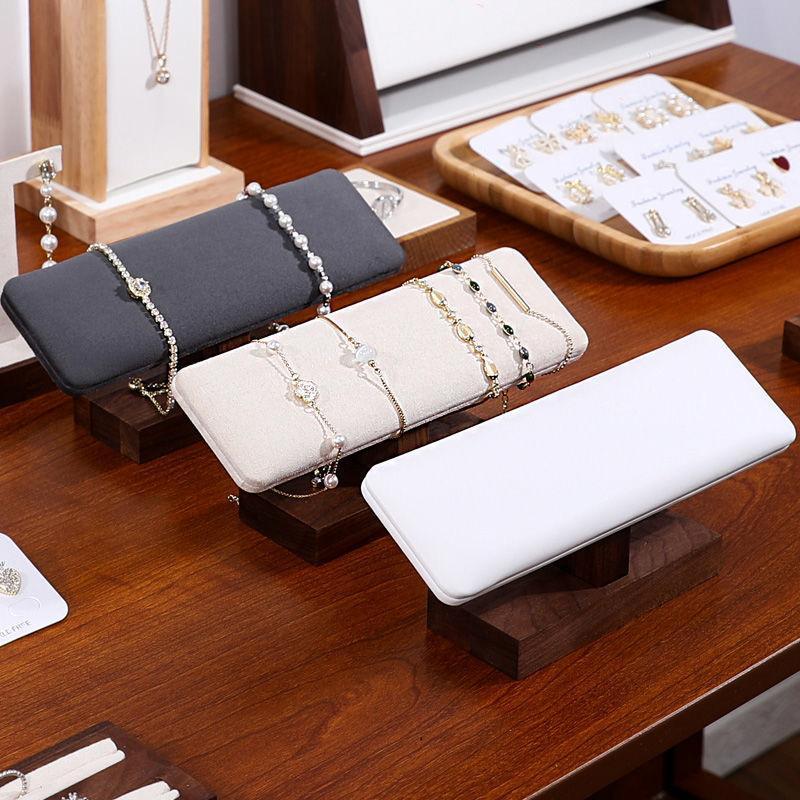 Schmuckständer aus massivem Wa – Jewelry And Watches Exhibition Bewertung und Preis