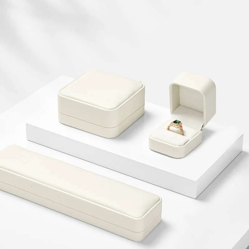 Luxuriöse Ringbox für Hochzeit – Jc Jewelry & Watches Photos Bewertung und Preis